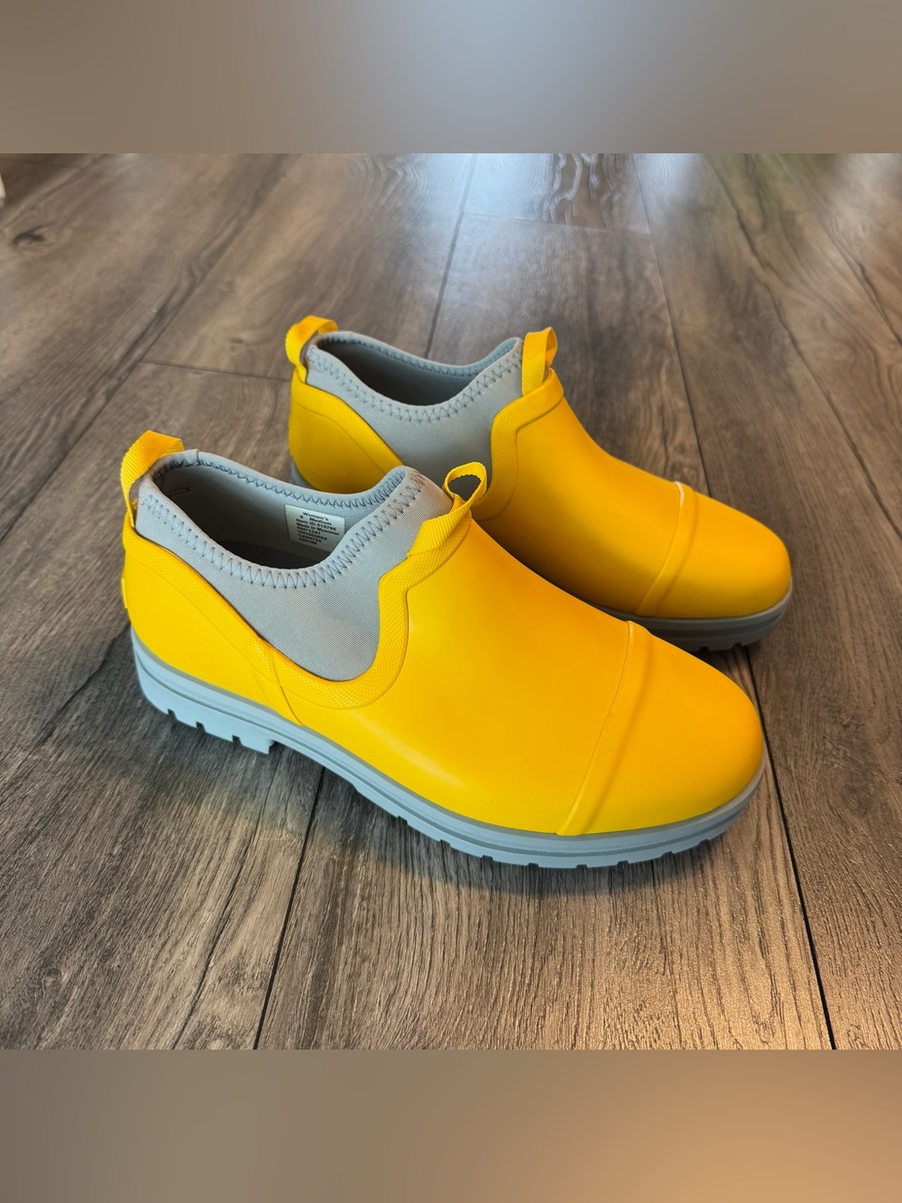L.L.Bean Rugged Wellie Slip-On Rain Shoes Women’s 8 Yellow Waterproof